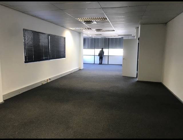 645M² OFFICE TO LET IN SPRINGFIELD